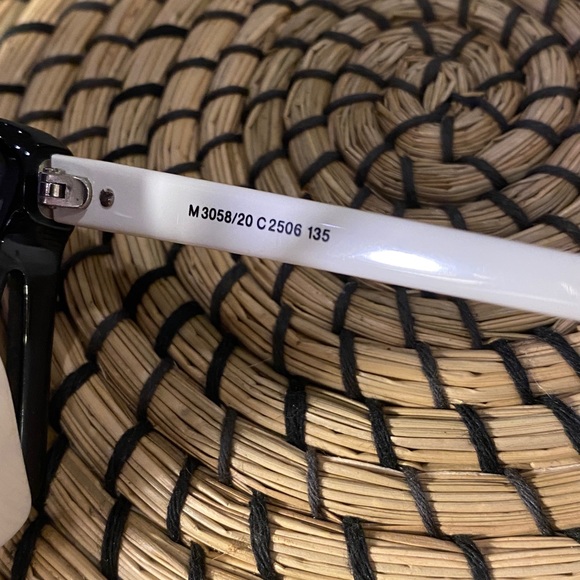 Silouhette Black and White Vintage Sunglasses - Picture 6 of 6